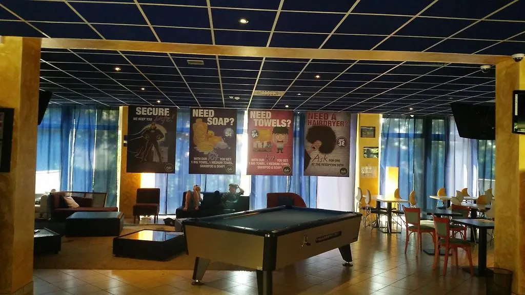 New Generation Hostel Chic Sempione-1